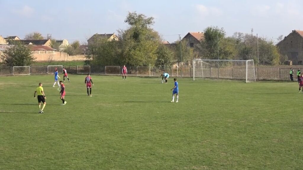 I TO SE DEŠAVA: Sahrana prekinula fudbalsku utakmicu! (VIDEO)