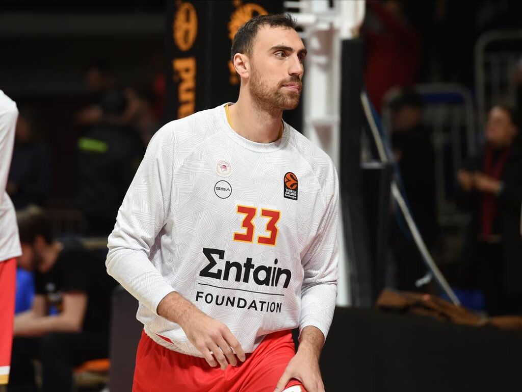 Nikola Milutinov nakon uvreda: "Navijači rade svoj posao, pokušavaju timu da pomognu"!