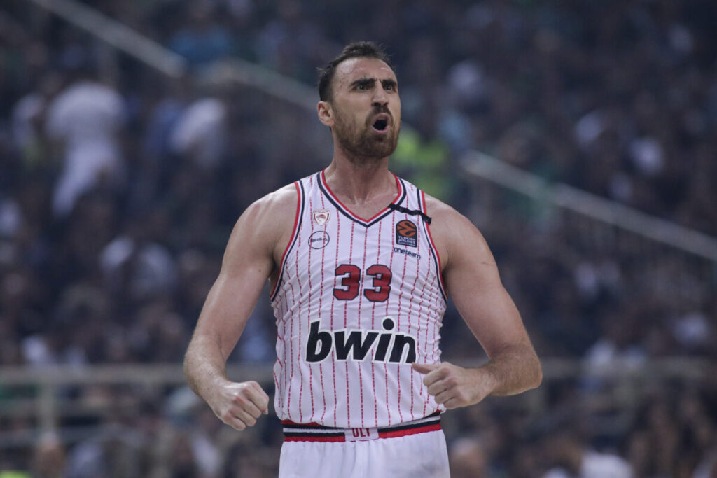 Milutinov se vraća na teren!