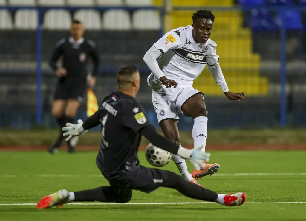 Partizan jedva isčupao bod sa igračem više, crno-beli prepustili drugu poziciju na tabeli (VIDEO) FK Partizan