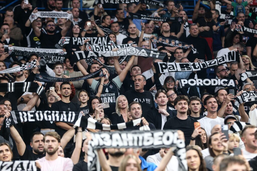 Buran košarkaški dan: Partizan ozvaničio veliki potpis, a Evroliga kaznila VEČITE rivale (FOTO) KK Partizan
