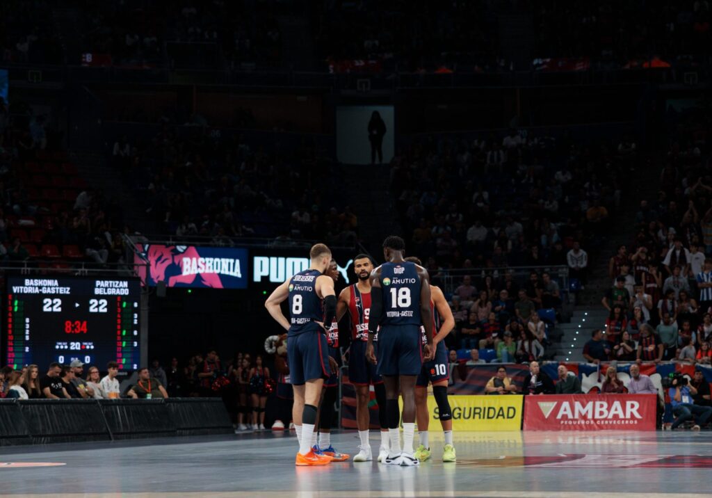 Fenerbahče odustao: Crvena zvezda i Partizan u borbi za potpis istog košarkaša (FOTO + VIDEO)