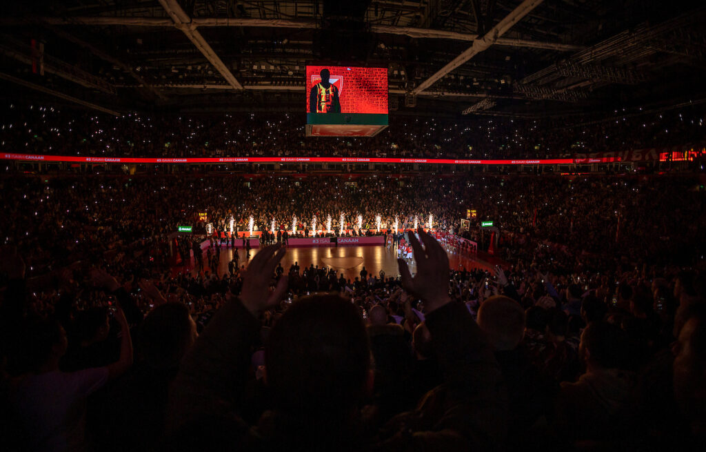KK Crvena zvezda rešila najvažnije pitanje za narednu sezonu, navijači PRESREĆNI KK Crvena zvezda