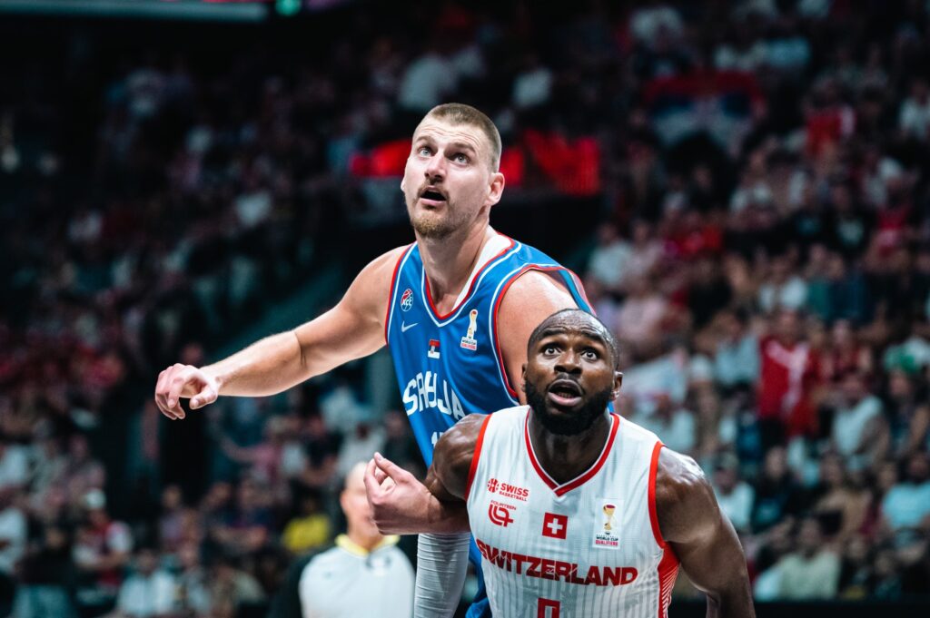 Srbija je ubedljivo savladala Švajcarsku u kvalifikacijama za Svetsko prvenstvo! Jokić i Jović predvodili ekipu do važne pobede Srbija je ubedljivo savladala Švajcarsku u kvalifikacijama za Svetsko prvenstvo! Jokić i Jović predvodili ekipu do važne pobede